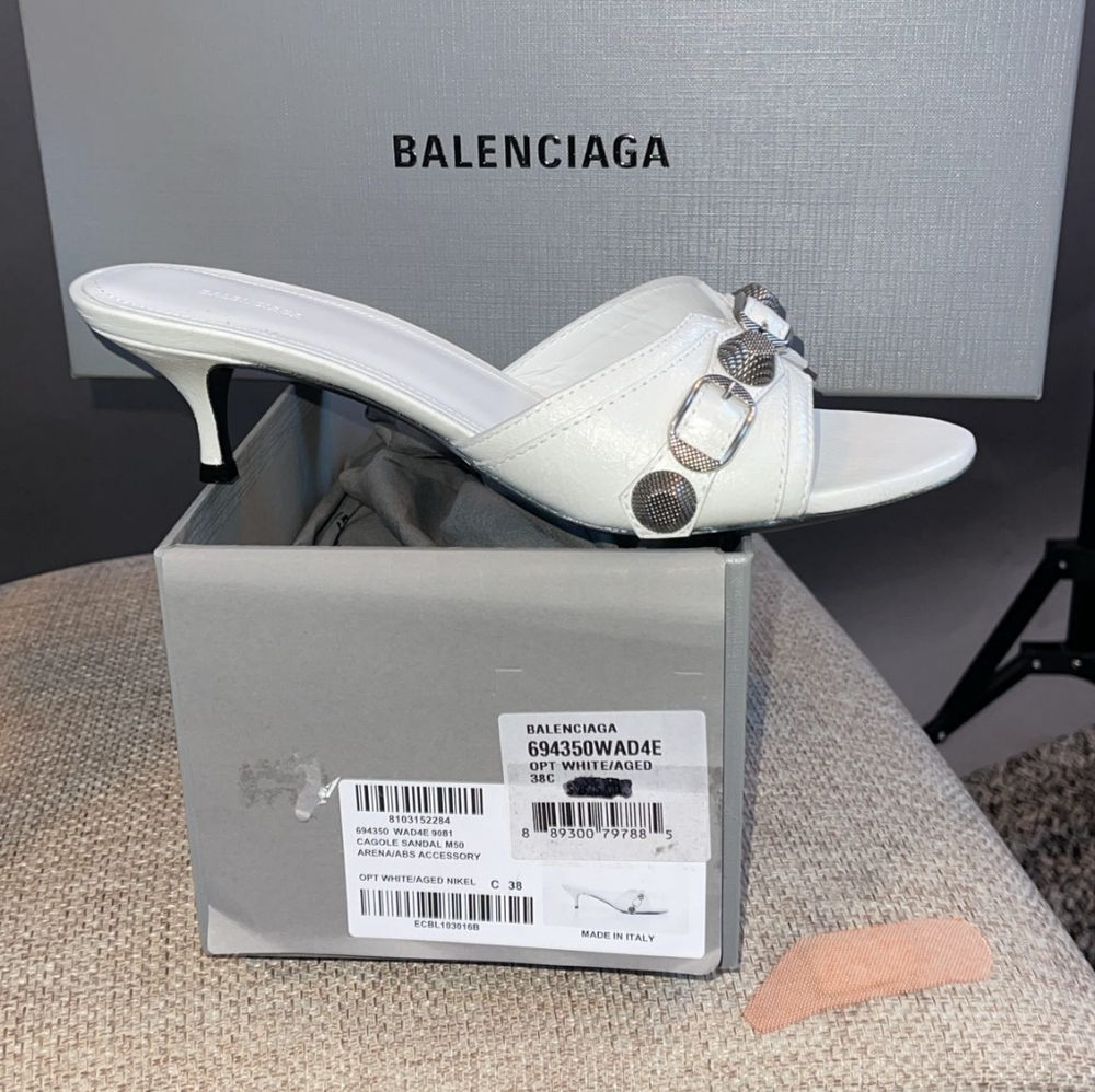 Gorgeous shoes by Balenciaga